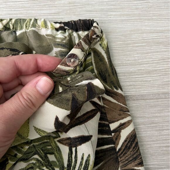 Vintage Chicos 100% Silk Wrap Skirt Tropical Leaves size 2 (large) - Picture 4 of 8